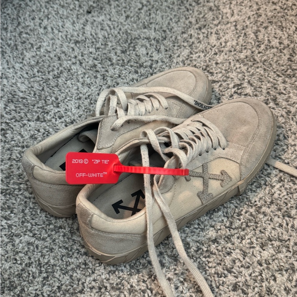 Off-White Vulcanized - Picture 6 of 6